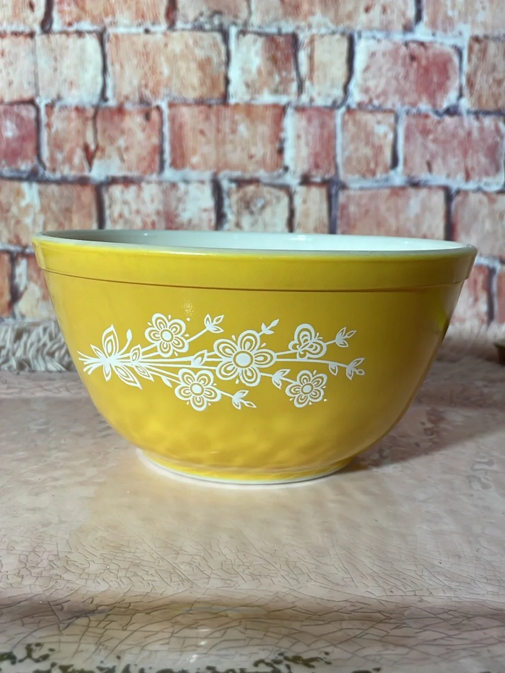 Pyrex Butterfly Gold Floral Mixing Bowl